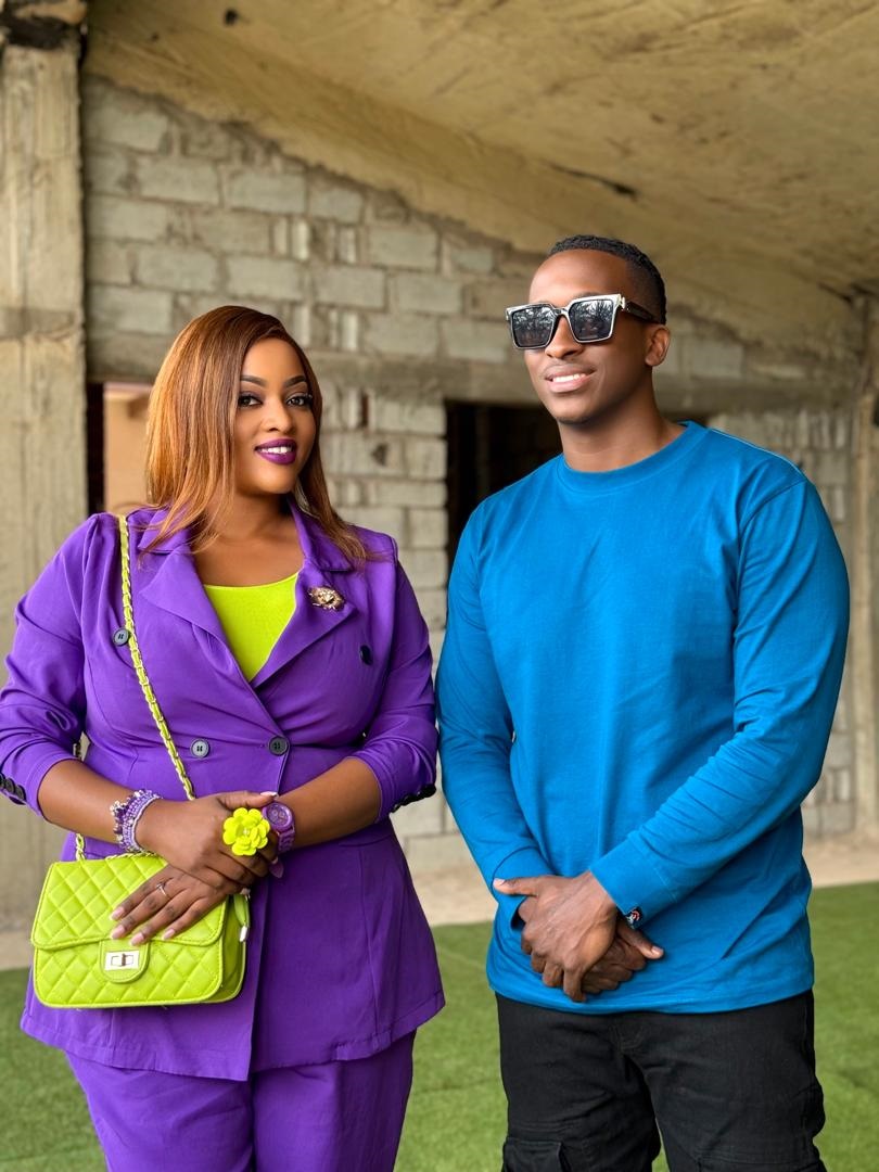 Gahongayire yavuze ku ndirimbo na Bruno K n’izindi yahuriyemo n’abo muri Uganda zitarasohoka