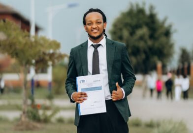 Amashimwe y’umunyarwenya Muhinde washoje kaminuza