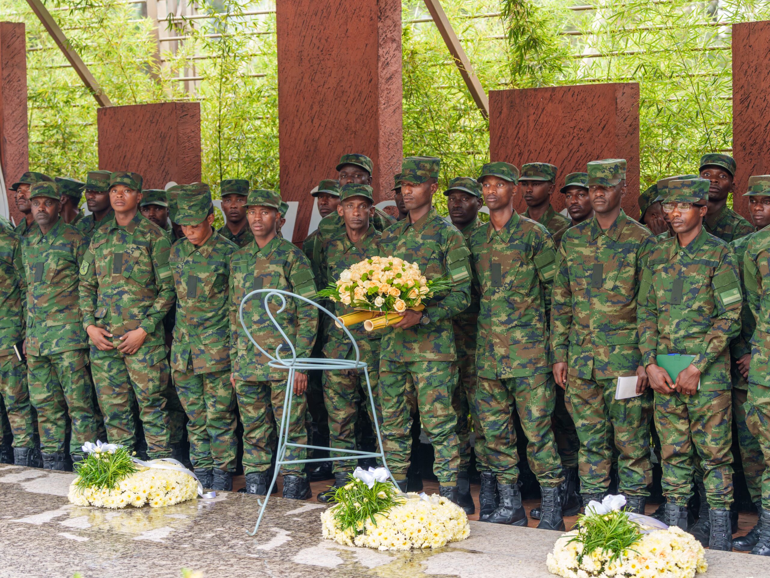 Abofisiye mu ngabo z’u Rwanda basuye Urwibutso rwa Jenoside rwa Kigali