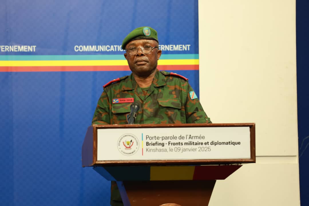 Umuvugizi wa FARDC Jenerali Sylvain Ekenge yahagaritswe
