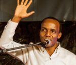 Biratangaje! Ibisabwa kuri Alexis Dusabe ngo aririmbire mu kabari kabone nubwo batamwishyura