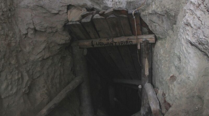 Gakenke: Barindwi baguye mu mpanuka y’ikirombe