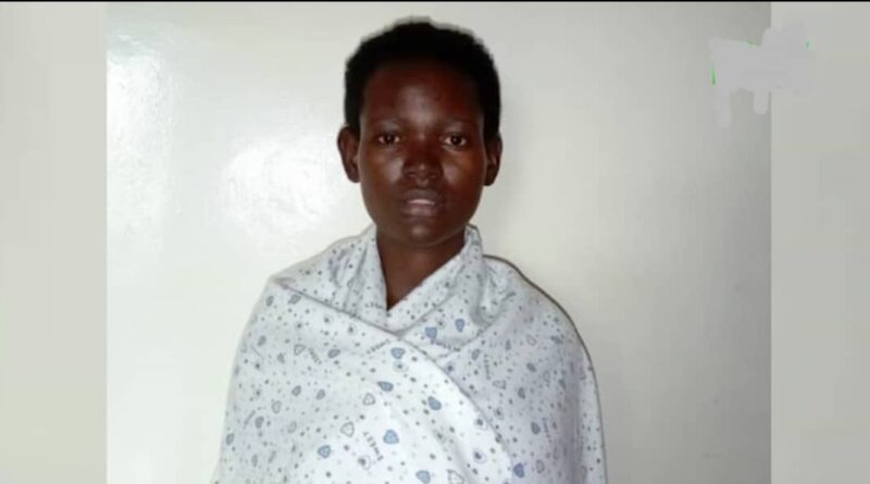 Ruhango: Arasaba ubufasha nyuma yo kubyara impanga z’abana batatu ku myaka 19