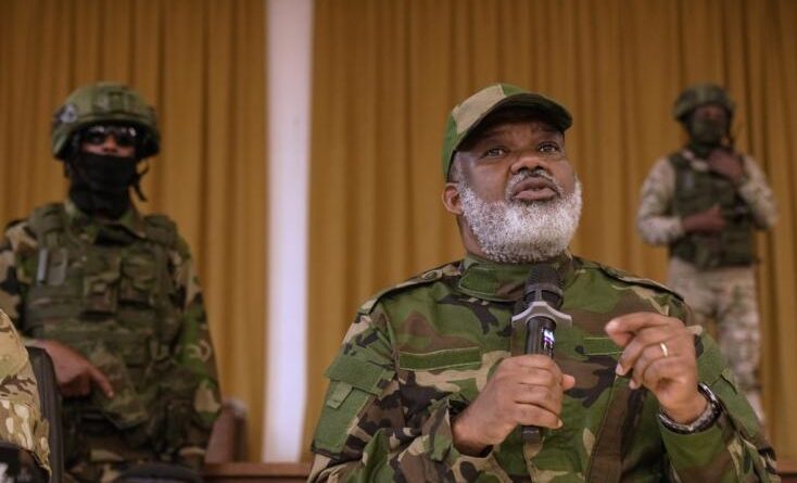 Perezida Lourenço yatumiye M23 abisabwe na Tshisekedi