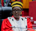 Ruswa mu nkiko: Abacamanza n’abanditsi birukanywe burundu