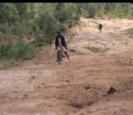 Kigali: Baheka umubyeyi mu ngobyi ya Kinyarwanda kubera iyangirika rikabije ry’umuhanda