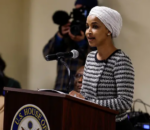 USA: Umudepite yasutsweho ibintu bitazwi ari kuvugira mu ruhame