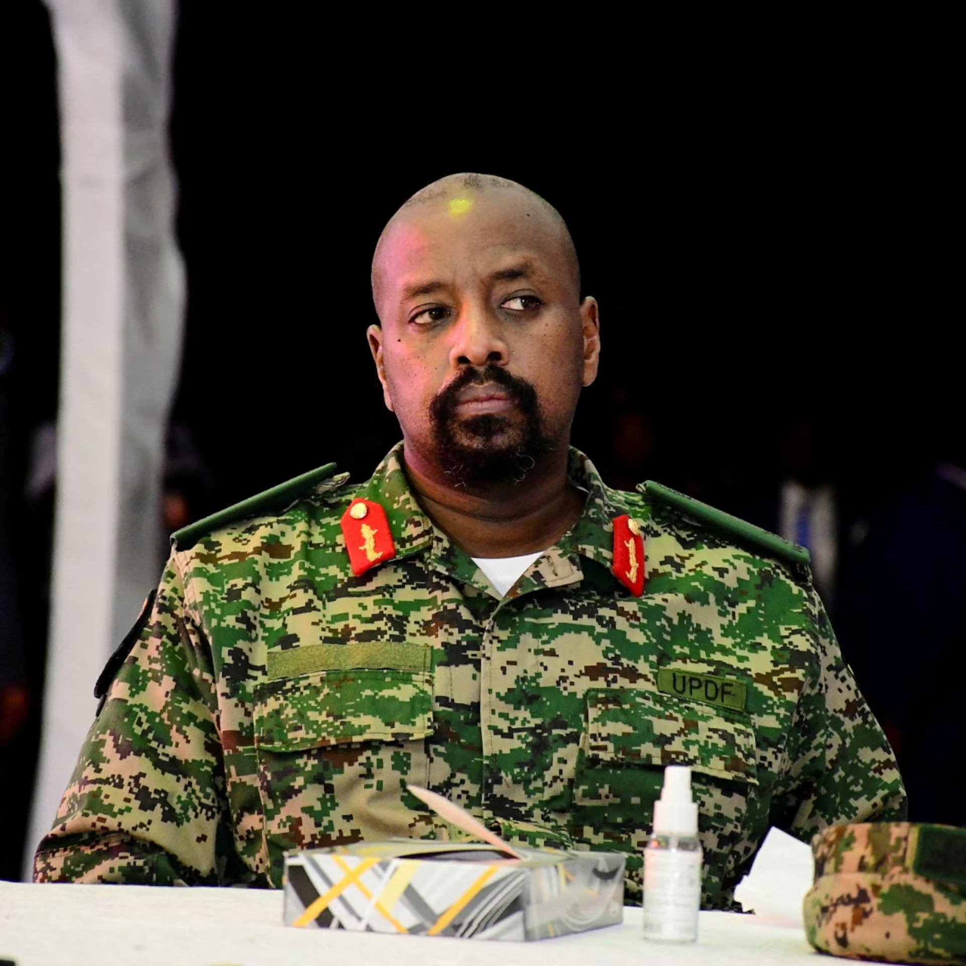 Muhoozi asubiye ku mbuga nkoranyambaga, asaba Amerika inkunga idasanzwe
