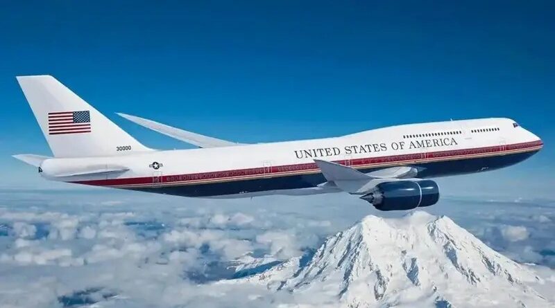 Trump yategetse guhindura amabara ya Air Force One, nyuma y’imyaka irenga 60 adakorwaho