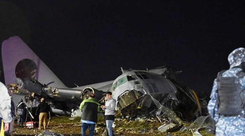 Abantu 20 bapfiriye mu mpanuka y’indege ya gisirikare yari itwaye amafaranga