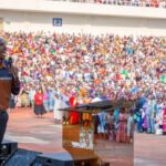 Byinshi utazi kuri Chris Ndikumana uzwi nka ‘Kanguka’ watangiye asengera abantu bagakira akoresheje interineti