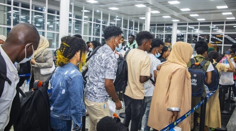 U Rwanda rwakiriye abasaba ubuhungiro 164 bavuye muri Libya