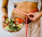 Kugabanya ibiro binyuze mu kwiyiriza ubusa: Birashoboka koko?