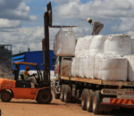 Zimbabwe yashyizeho itegeko ribuza kohereza mu mahanga amabuye y’agaciro yose adatunganyijwe