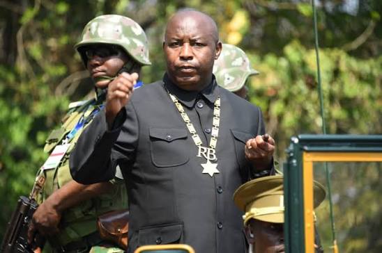Burundi Perezida Ndayishimiye yirukanye umucoloneli wibye umuceri