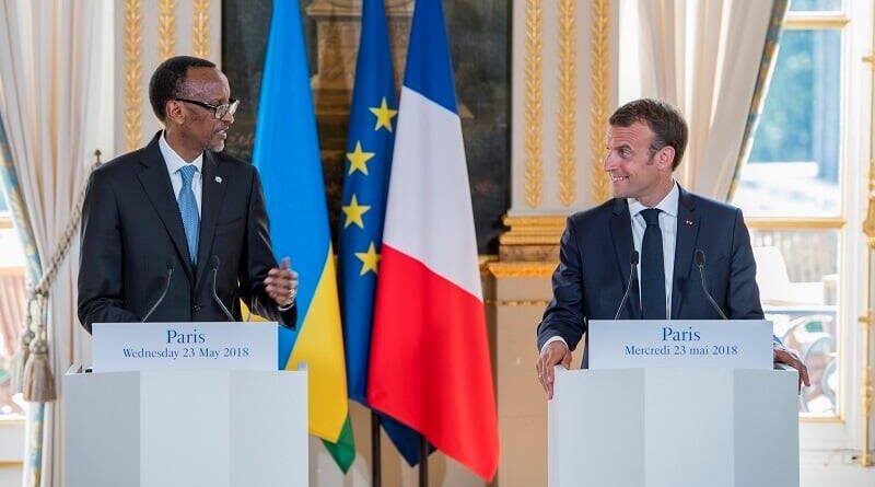 Perezida Paul Kagame ategerejwe i Paris