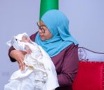 Perezida Samia yemeye kurera uruhinja rwatawe ku muhanda