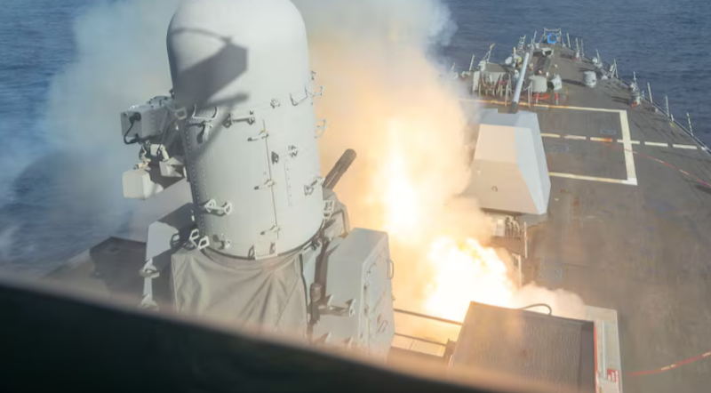 Trump yatumije inama y’igitaraganya ku igabanuka ry’intwaro mu bubiko kubera ibitero kuri Iran