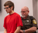 Ku myaka 18 yishe ababyeyi be kugira ngo atere inkunga umugambi wo kwica Trump