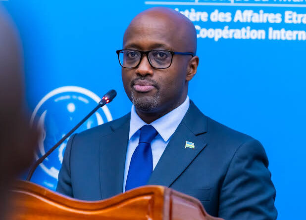 Minisitiri Nduhungirehe yakebuye BBC ku kwirinda imvugo zandagaza ibihugu