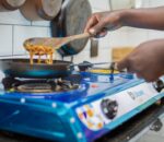 Ubutumwa bwa MINALOC busaba abaturage kugabanya inshuro bateka ku munsi bwaciye igikuba ku mbuga nkoranyambaga