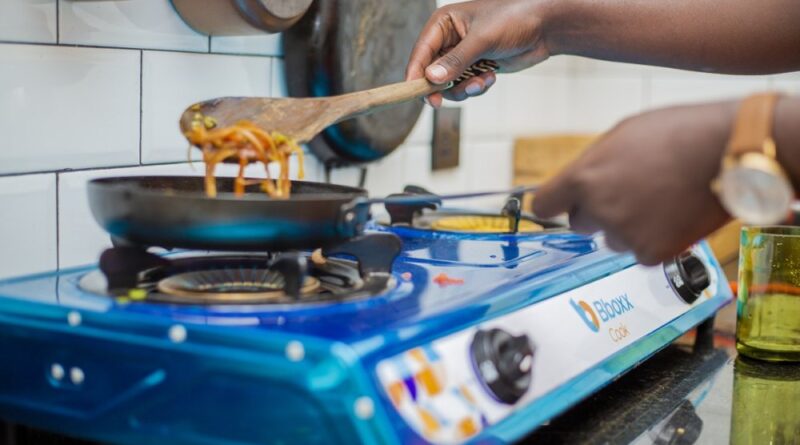 Ubutumwa bwa MINALOC busaba abaturage kugabanya inshuro bateka ku munsi bwaciye igikuba ku mbuga nkoranyambaga