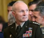 Minisitiri w’Ingabo w’Amerika yasabye Umugaba Mukuru w’Ingabo kwegura