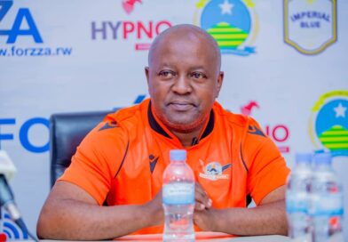 Uko Mutabaruka yazinutswe ubugari nyuma yo kujya mu kindi gihugu bakabumugaburira n’inyama y’imbeba