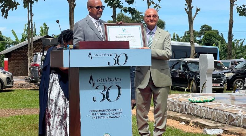 Ibyo wamenya kuri Mohamood Thobani wubatse urwibutso muri Uganda rushyinguyemo imibiri y’Abatutsi yarohowe muri Victoria