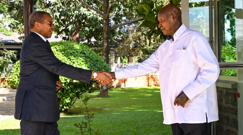 Museveni yakiriye Kikwete baganira ibirimo umutekano muke muri Sudani y’Epfo