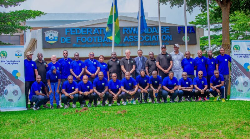 Kigali: Abatoza b’Abanyarwanda 25 barimo abagore 5 bari kongererwa ubumenyi buhanitse na CAF