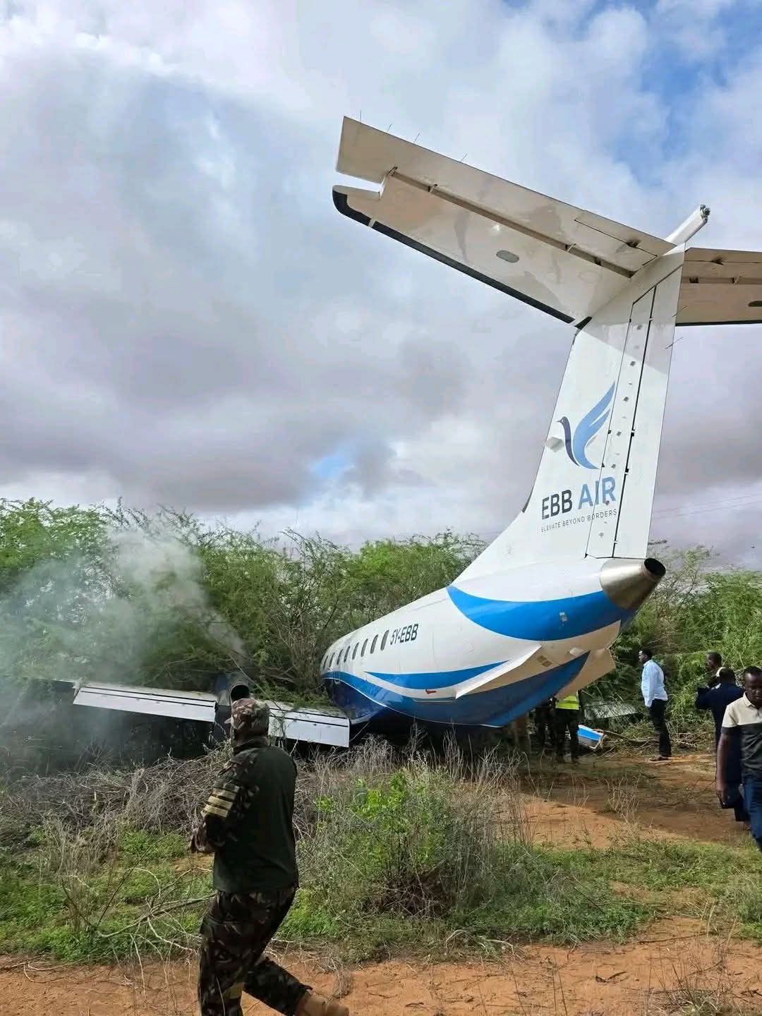 Kenya: Indege yari itwaye abantu 32 yataye umuhanda igwa mu gihuru