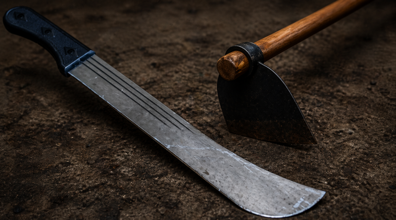 Bugesera: Umusore yishe se akoresheje umuhoro n’ifuni, abura nyina ngo na we amwice