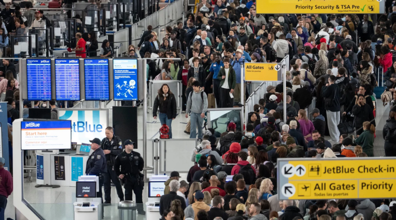 White House iraburira ko kubura kw’ingengo y’imari bishobora gushyira mu kaga umutekano w’igihugu n’ibikorwa by’indege