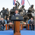 Kim Jong Un yashimye abasirikare biyahura aho gufatwa mpiri ku rugamba