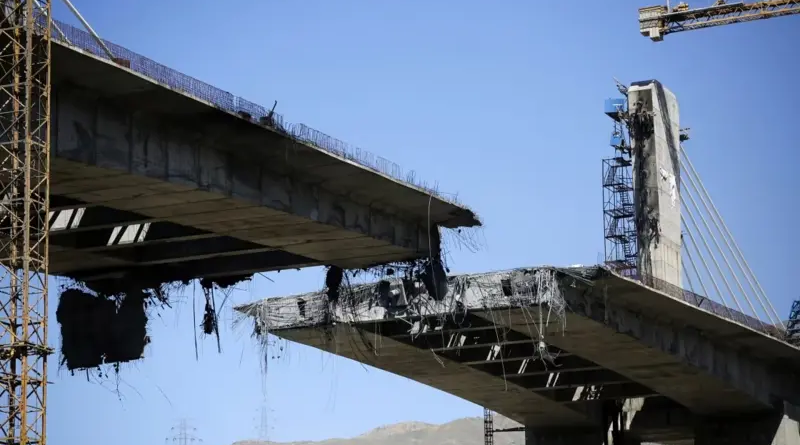 Iran ivuga ko Amerika izahora yicuza ku bwo ikiraro yarashe mu gitero cyahitanye benshi