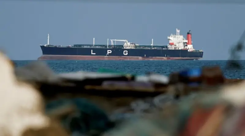 Hormuz yongeye gukora: amato 9 amaze kuhaca nyuma y’agahenge