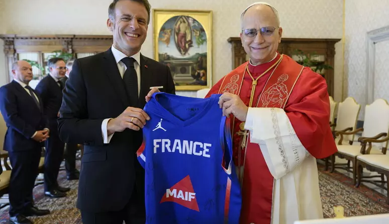 Emmanuel Macron yahuye na Papa Leo XIV, baganiriye iki?
