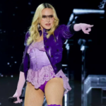 Madonna yashyizeho igihembo ku muntu uzamubonera imyenda ye idasanzwe yaburiye mu gitaramo