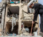 Iran yaburiye Amerika na Israel ibiteguza ibitero ‘bishwanyaguza’ kandi ‘binini cyane’