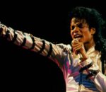Filimi mbarankuru kuri Michael Jackson yaciye agahigo ko kwinjiza agatubutse mu gihe gito