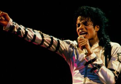 Filimi mbarankuru kuri Michael Jackson yaciye agahigo ko kwinjiza agatubutse mu gihe gito