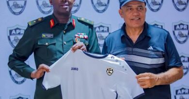 Abakinnyi ba APR FC babajwe bikomeye no kubona  Al Hilal y’Abanyamahanga ihabwa igikombe imbere yabo