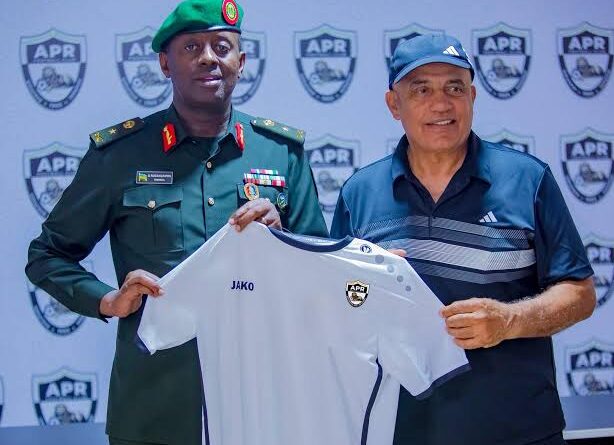 Abakinnyi ba APR FC babajwe bikomeye no kubona  Al Hilal y’Abanyamahanga ihabwa igikombe imbere yabo