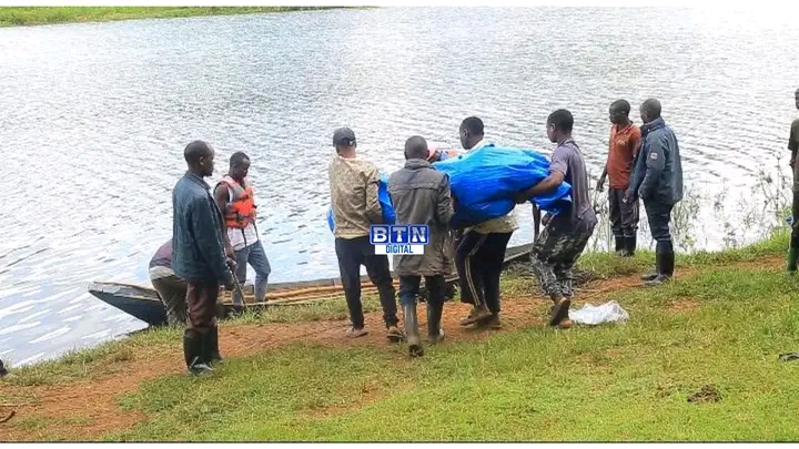 “Yagiye koga ntiyagaruka” Umusore w’imyaka 21 yarohamye mu kiyaga gihangano cya Gashaka