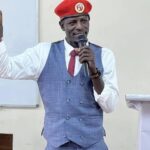 Uganda: Umwe mu banyarwenya bakomeye yarahiye kutazigera ataramira Museveni cyangwa Muhoozi