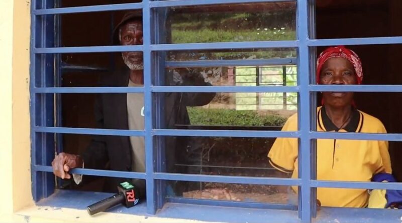 Gicumbi: Gitifu wafungiye umusaza n’umukecuru mu biro by’akagari yahawe ibihano