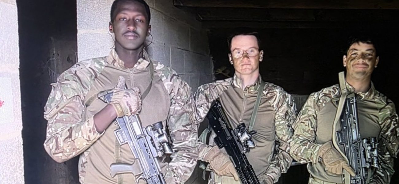 Umuhungu wa Gen. Muhoozi ageze kure imyitozo imwinjiza mu b’ Ofisiye ba Uganda