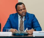 “Ni ubugegera” Minisitiri Utumatwishima yanenze urubyiruko rwiyandarika kuri TikTok kugira ngo baruhe amafaranga