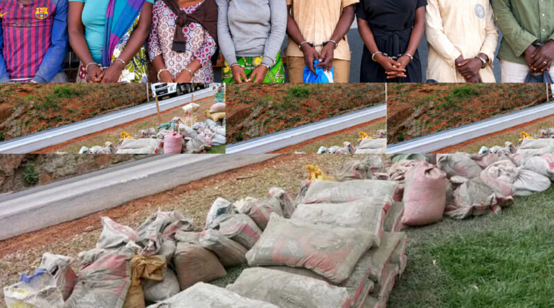 Abantu 10 batawe muri yombi bakurikiranweho kwiba sima mu modoka yakoze impanuka